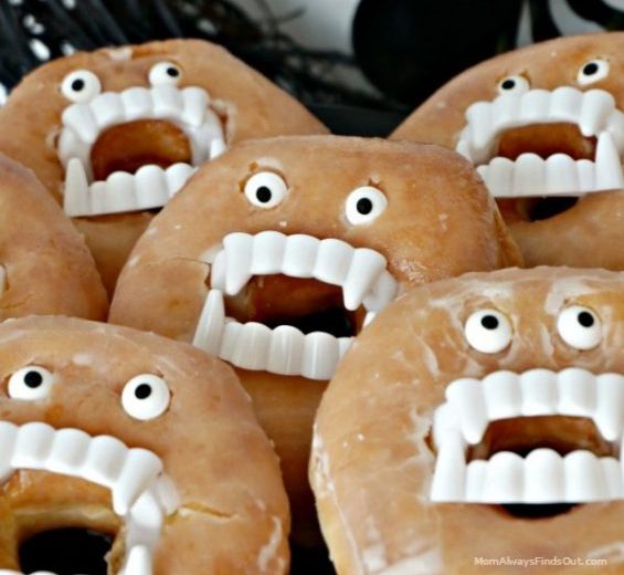 Easy Halloween Treats: Doughnuts of Doom