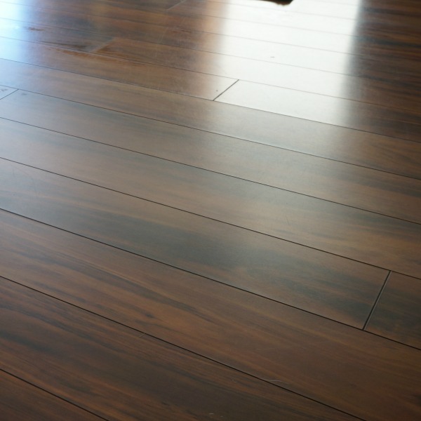 how to clean laminate floors mop