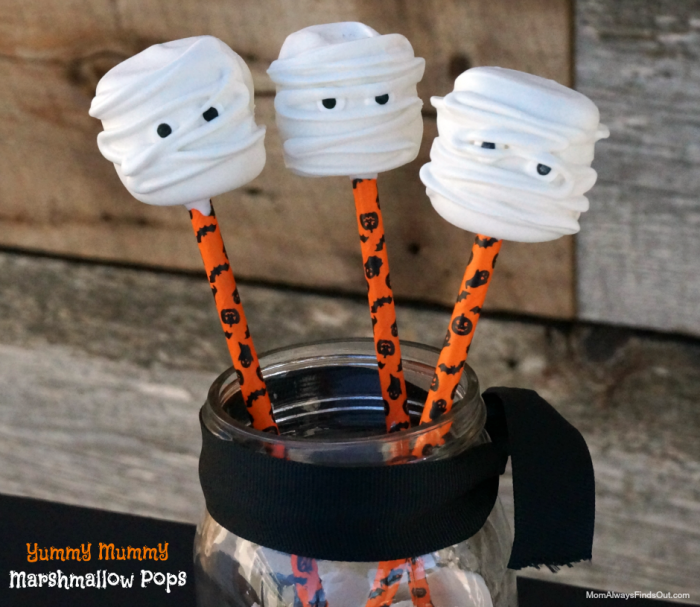 mummy marshmallow pops (1)