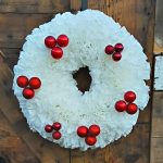 How to make a coffee filter wreath. Easy DIY Holiday Wreath ideas