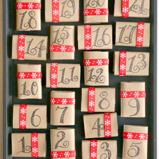 How To Make an Advent Calendar at @momfindsout Easy DIY Christmas Crafts and Decor