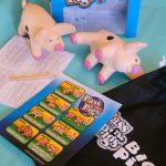 Pass the Pigs Big Pigs is such a fun family night game! Learn more at @momfindsout