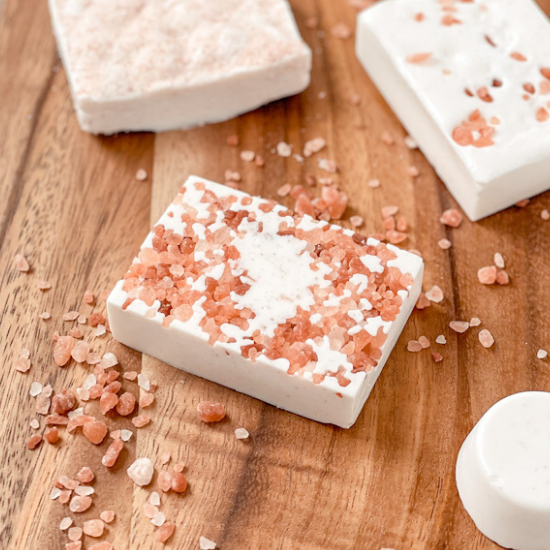 Coarse grain pink salt soaps. DIY Melt and Pour soap recipe at Mom Always Finds Out