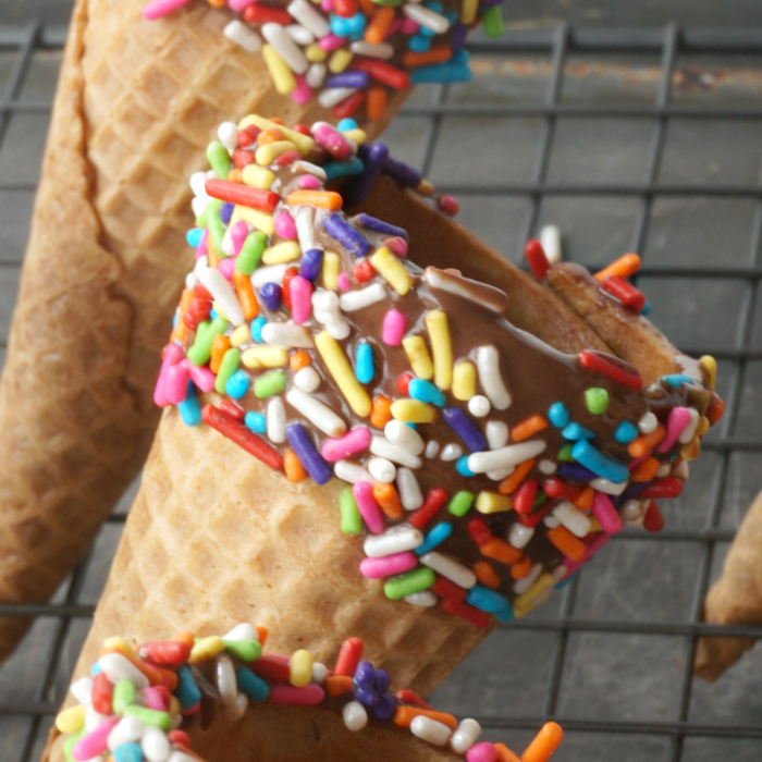 how to make chocolate dipped ice cream cones with sprinkles
